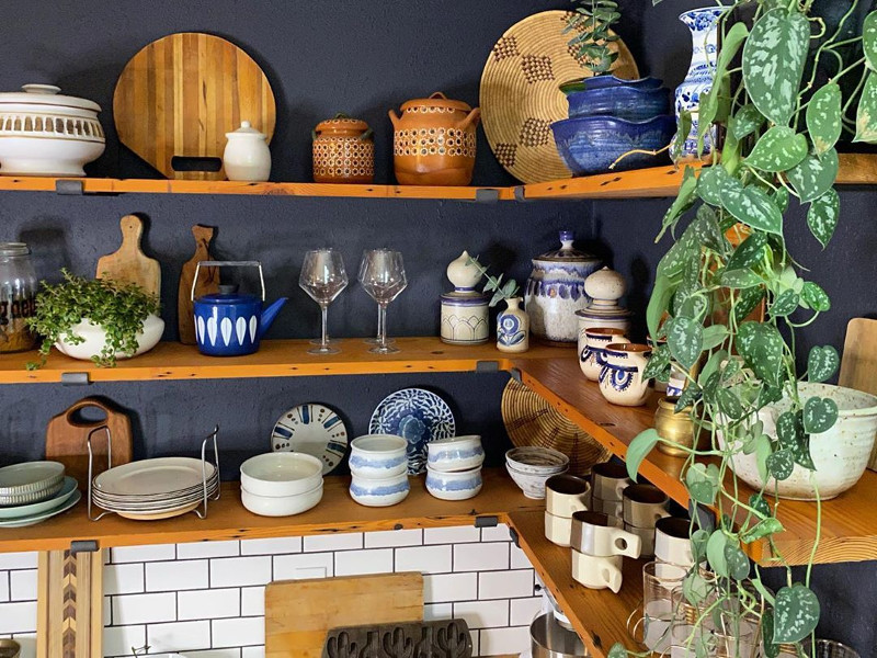 kitchen wall shelving
