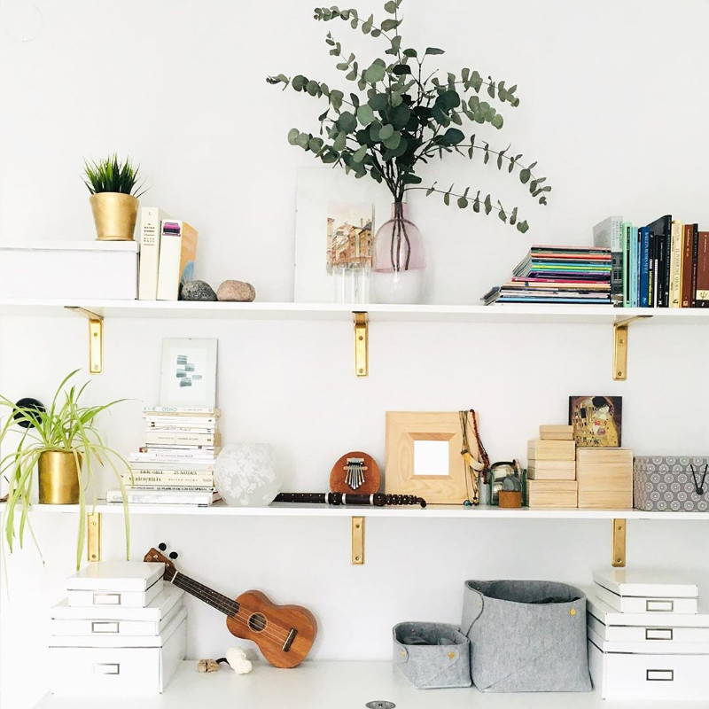 How to Style Shelves Like a Pro in 2024 Houszed