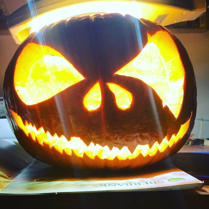 31  Easy Halloween Pumpkin Carving Ideas That Impress in 2025