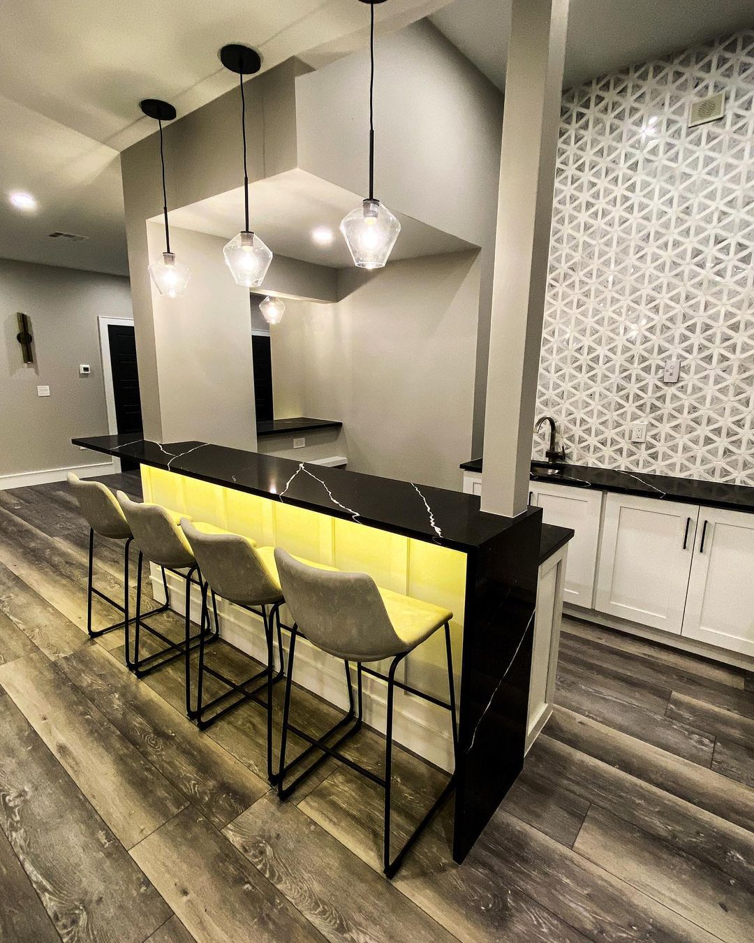 21+ Basement Bar Ideas to Raise a Drink To in 2025 | Houszed
