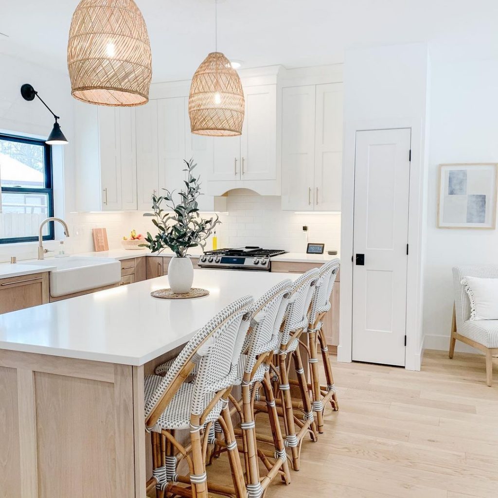 kitchen cabinets two different colours