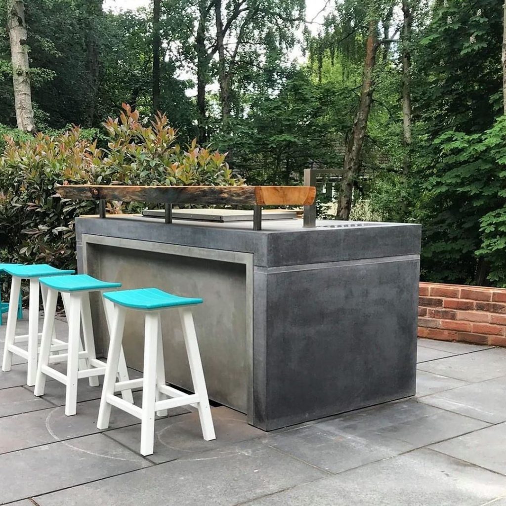 outdoor kitchen bars