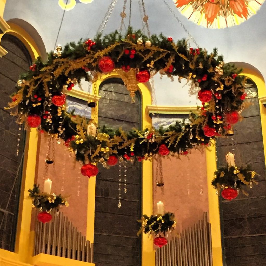 wreath chandelier