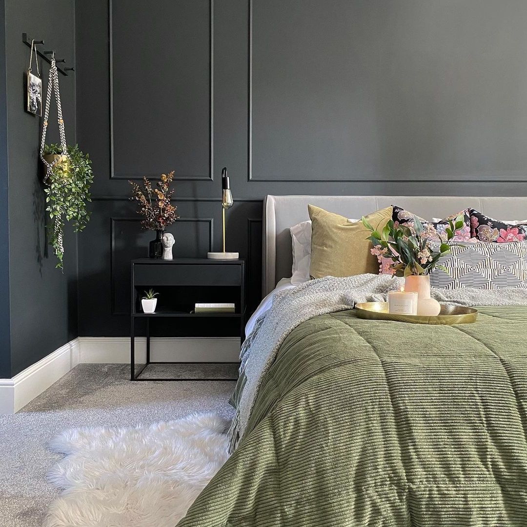 33+ Green and Black Bedroom Ideas That Utterly Delight in 2024