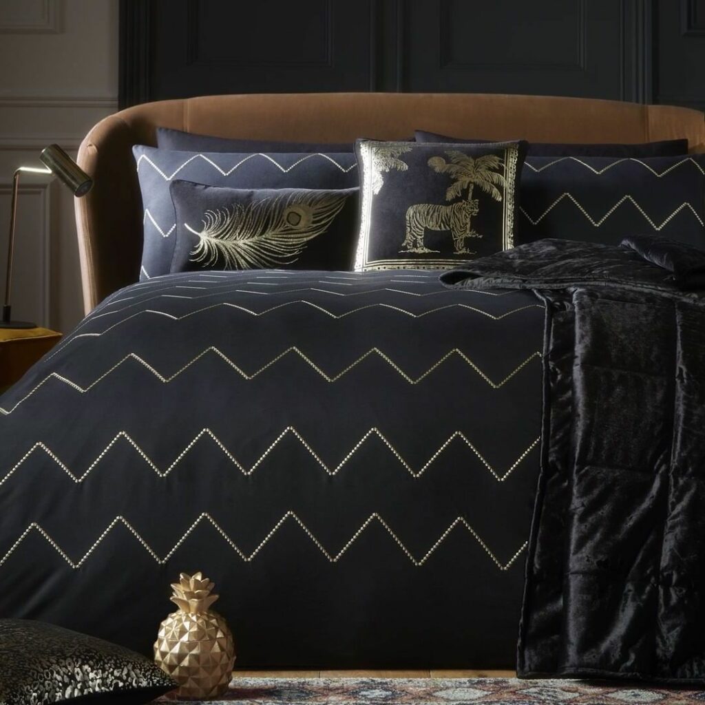 dark blue and gold bedroom ideas
