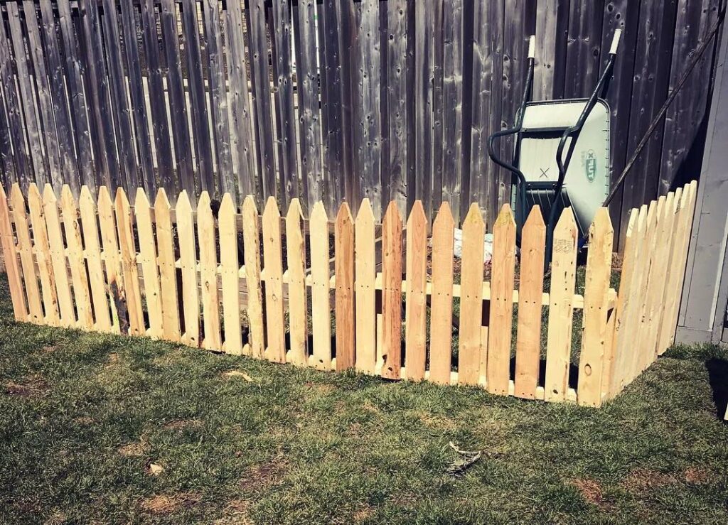 easy pallet fence
