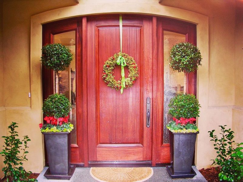 31+ Front Door Planters That Make a Statement in 2024 Houszed