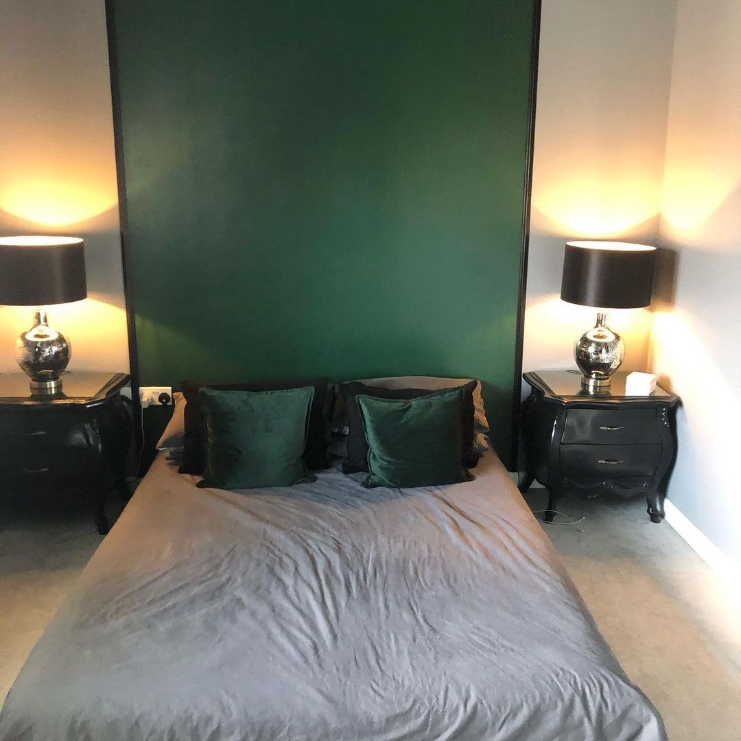 33+ Green and Black Bedroom Ideas That Utterly Delight in 2024