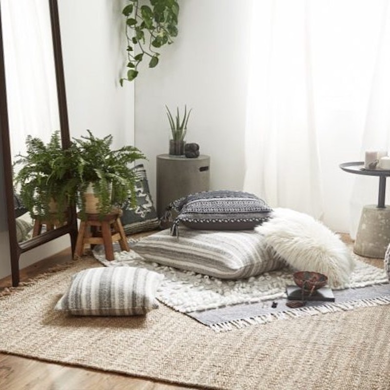 meditation room decorating
