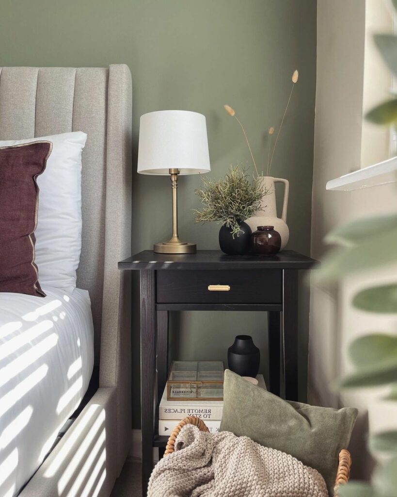 mint green and black bedroom ideas