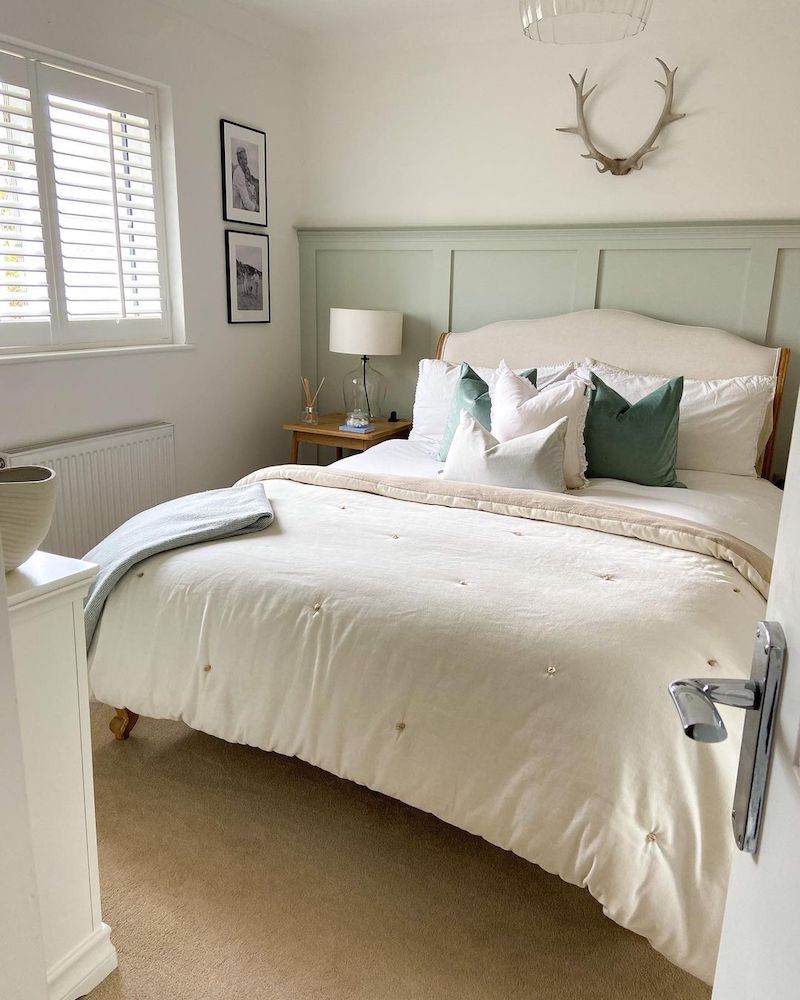 39+ Green and White Bedroom Ideas That Totally Inspire in 2024 | Houszed