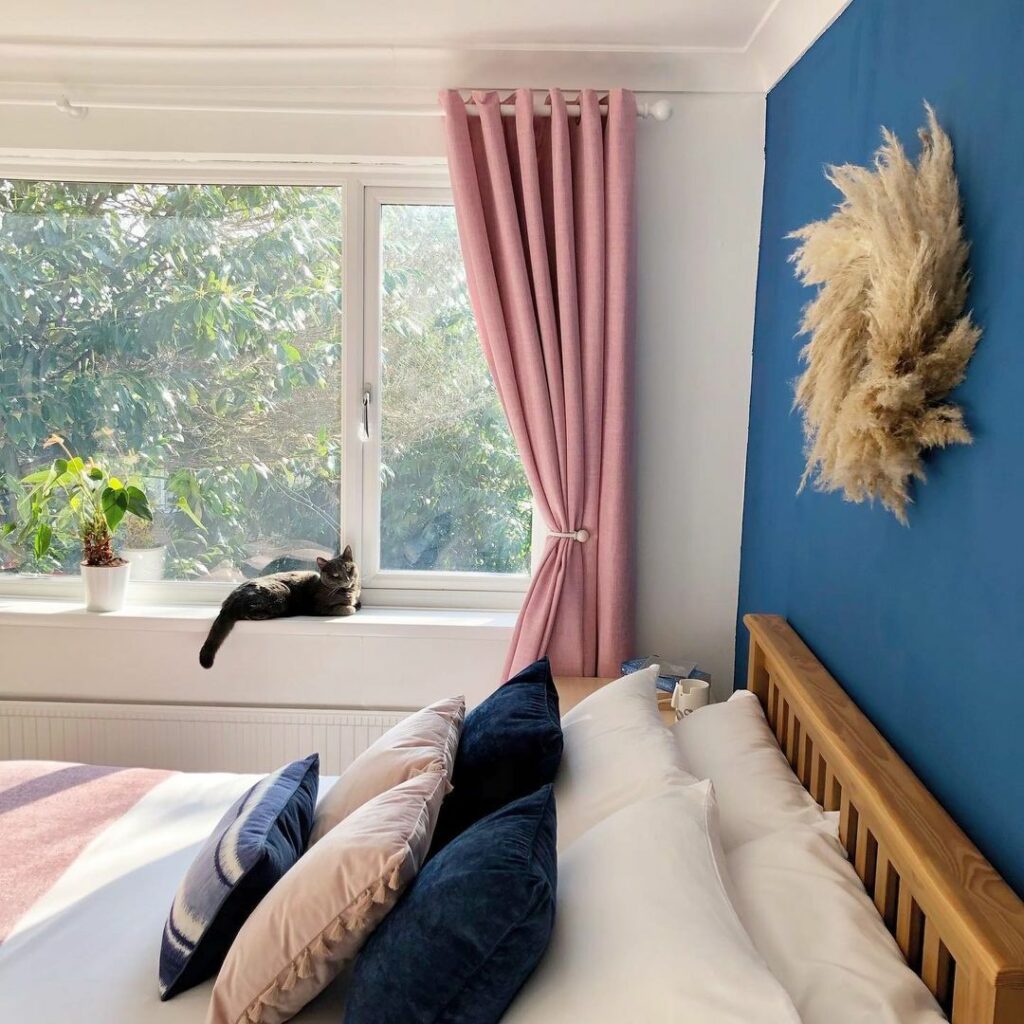 navy blue and pink colors for bedroom ideas