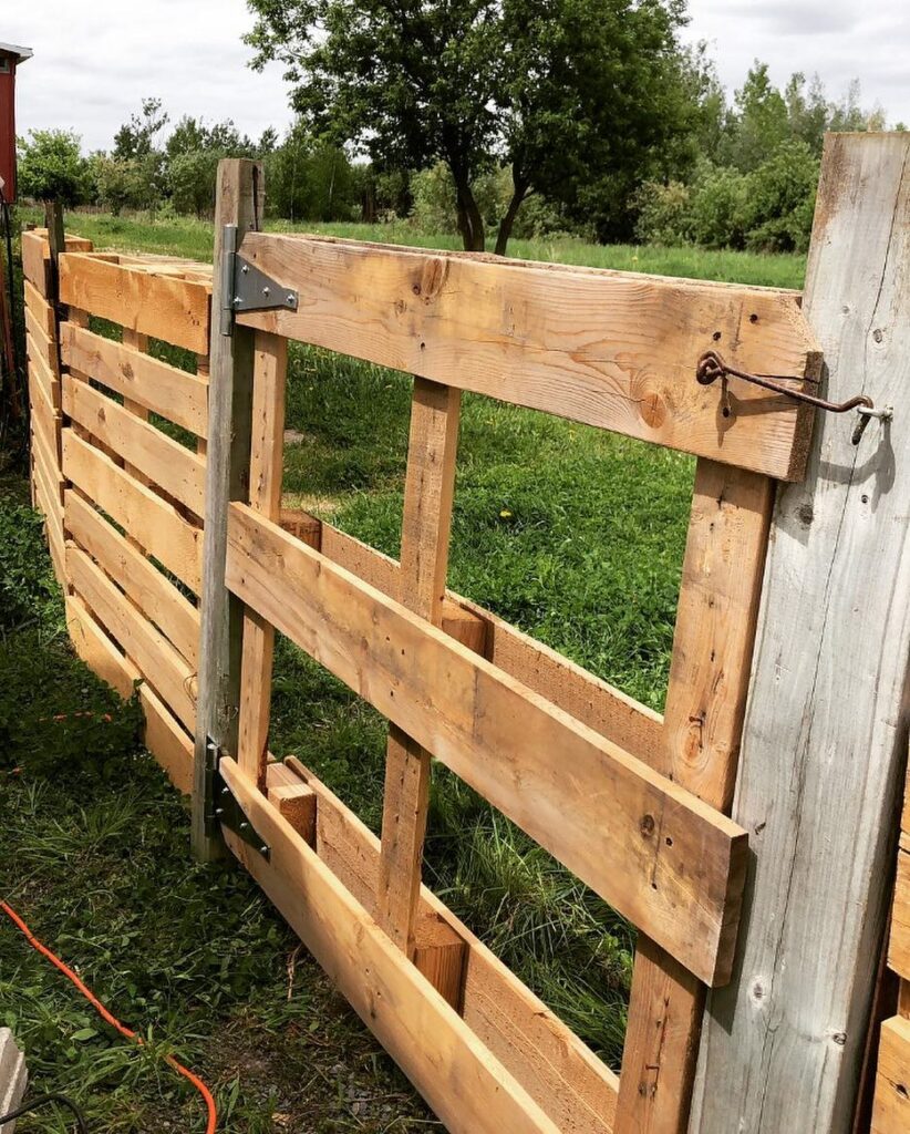 pallet fencing