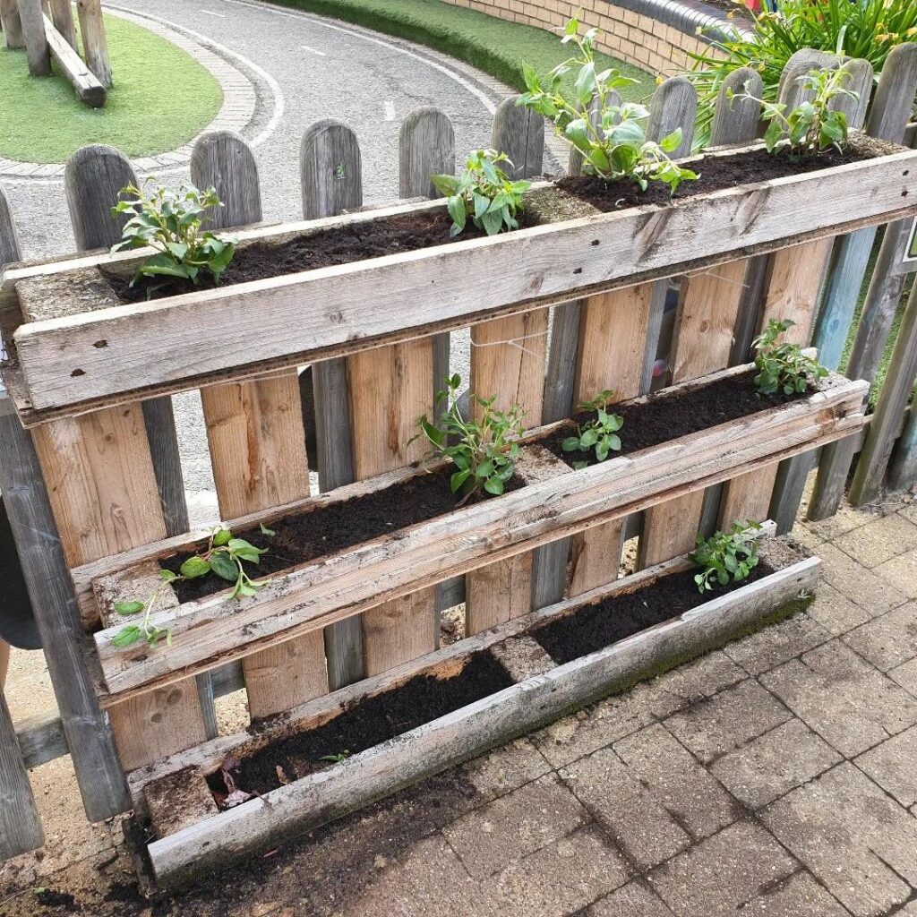 pallet fencing diy