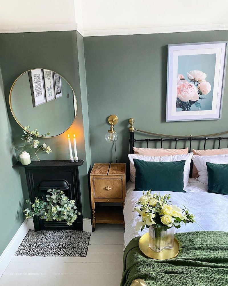 14+ Green and Gold Bedroom Ideas That Create a Little Magic in 2024