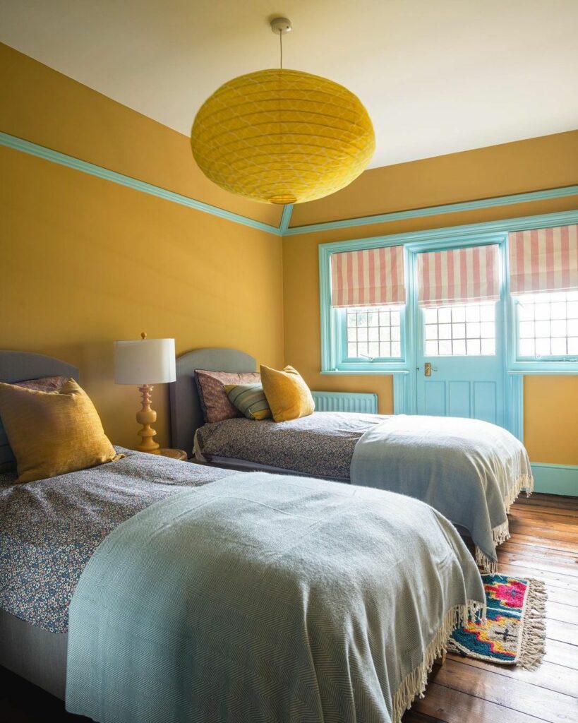 yellow and navy blue bedroom decorating ideas