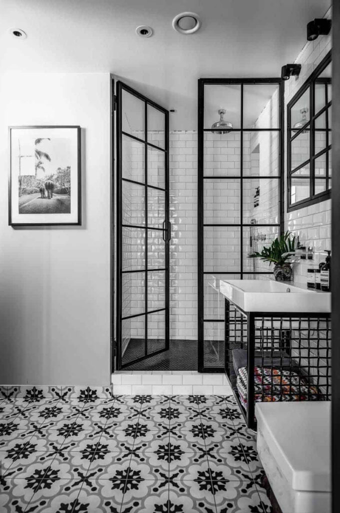 black and white bathroom decorating ideas