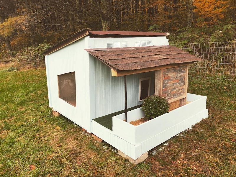 Content to image for dog house diy ideas