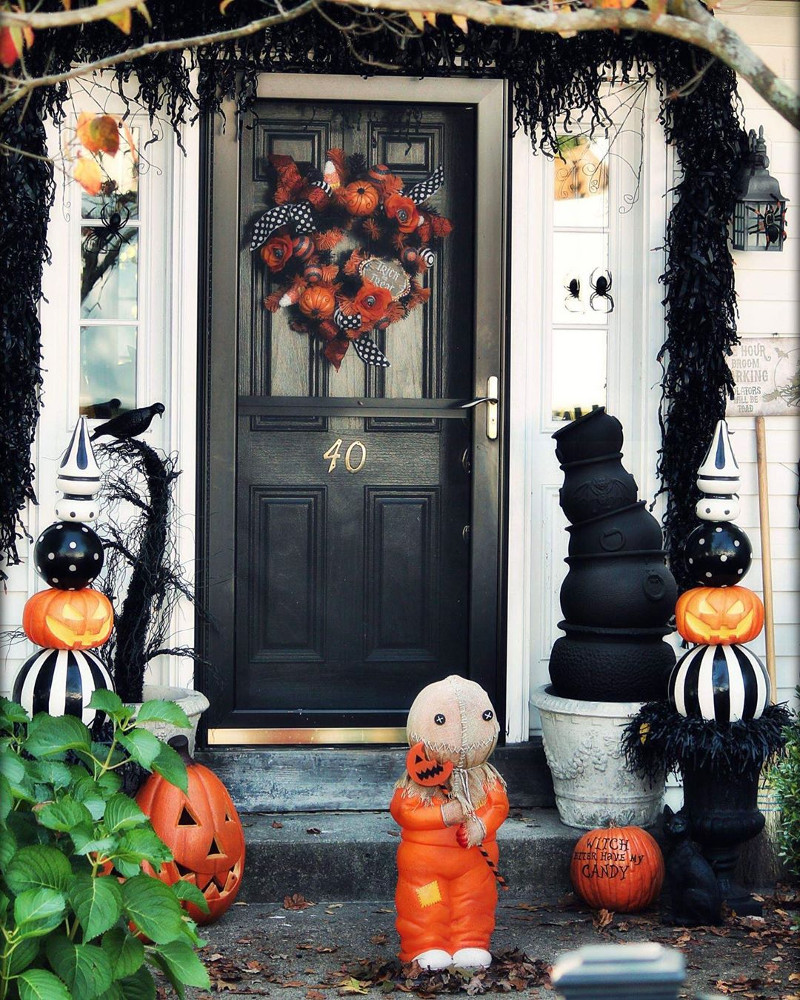 halloween doors decorated