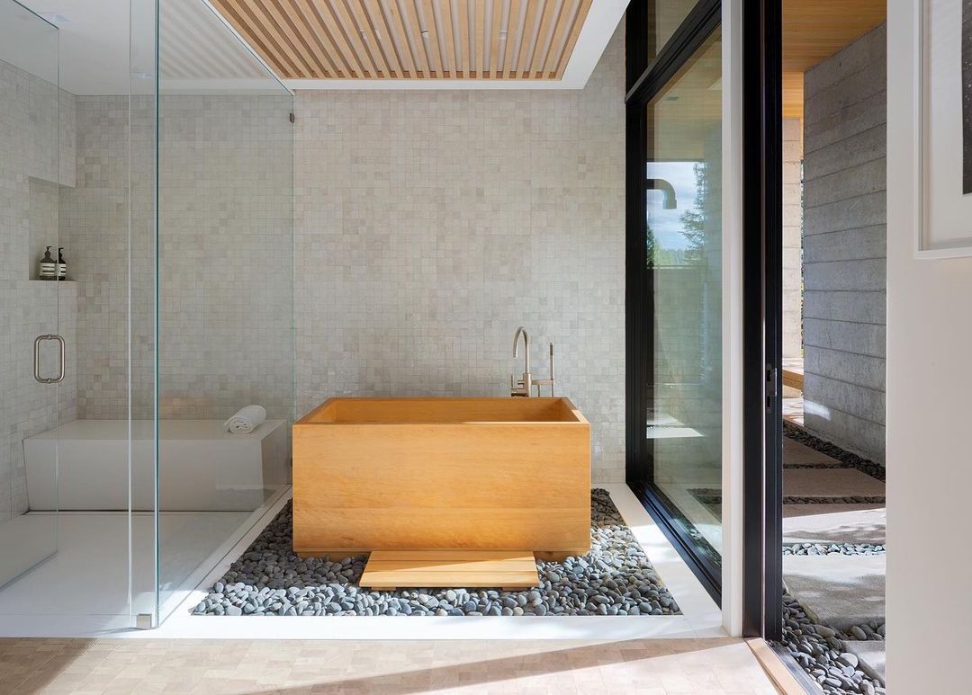 17+ Japanese Soaking Tubs for Total Zen in 2024 Houszed