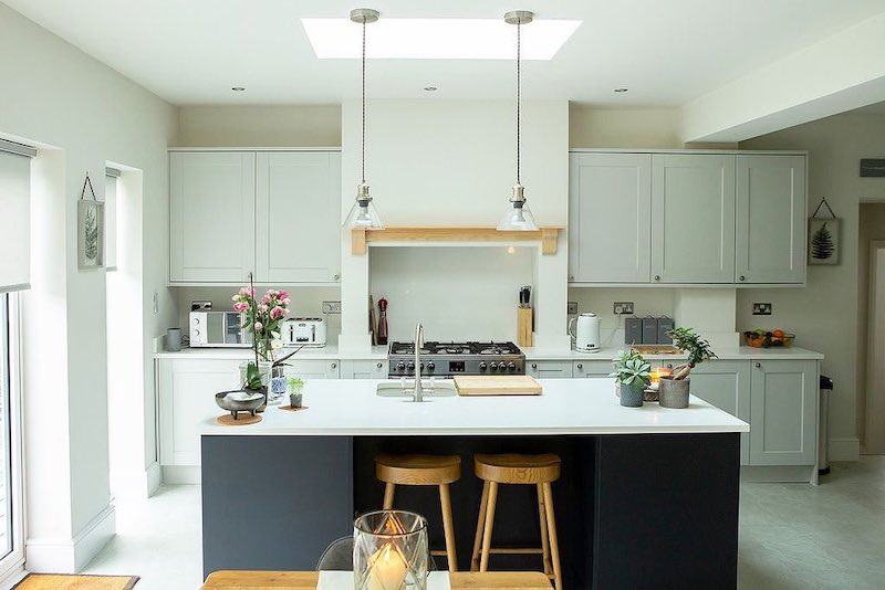 kitchen navy cabinets color combos