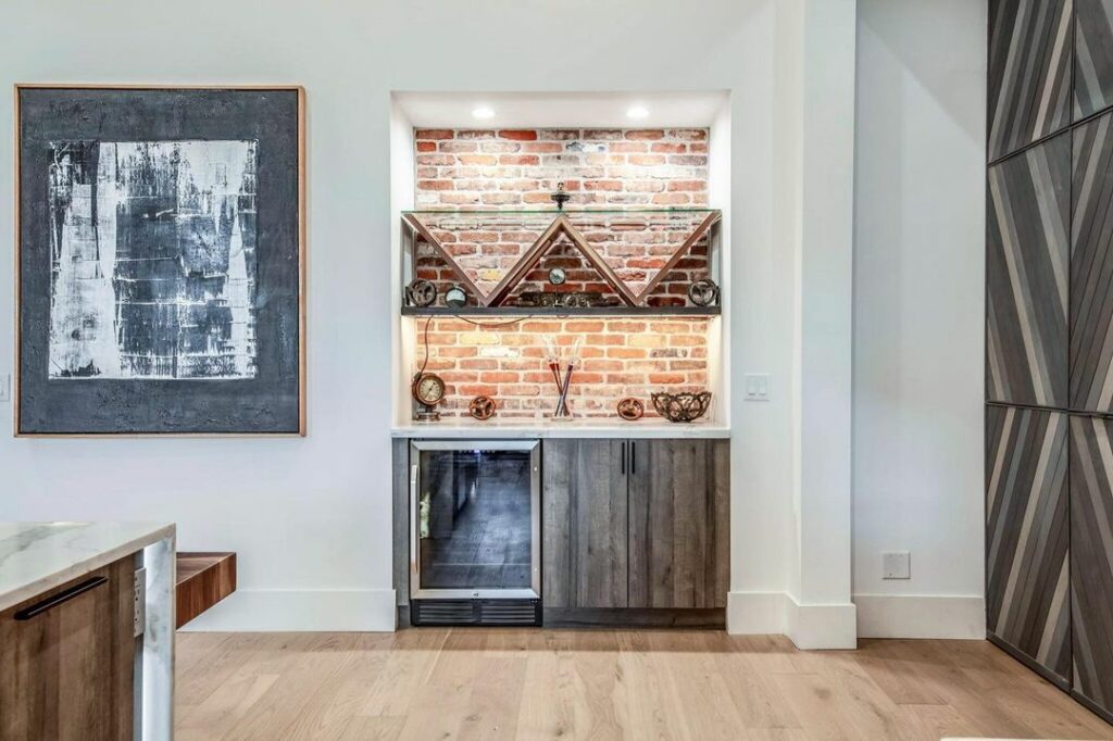mini bar area