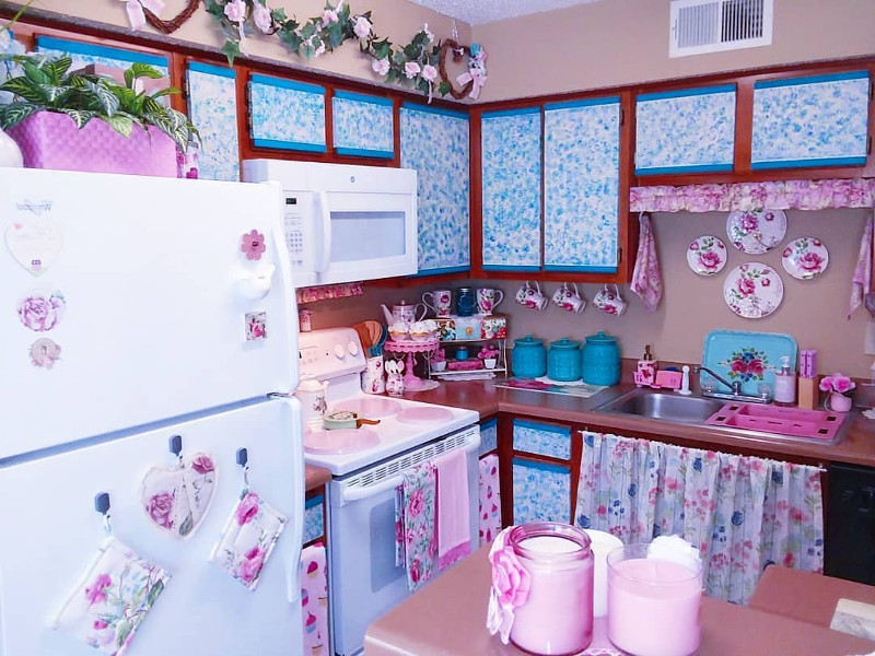 pastel kitchen decor