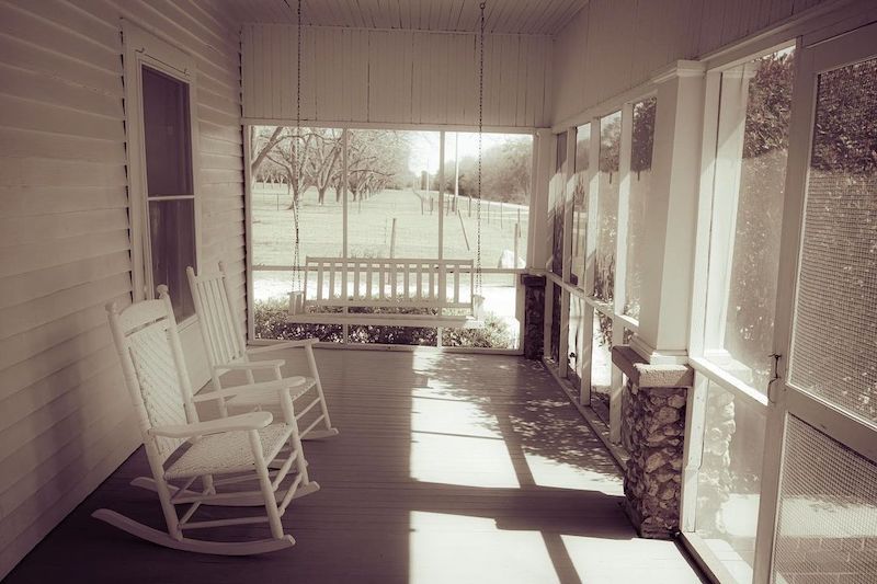 screened porch furniture ideas