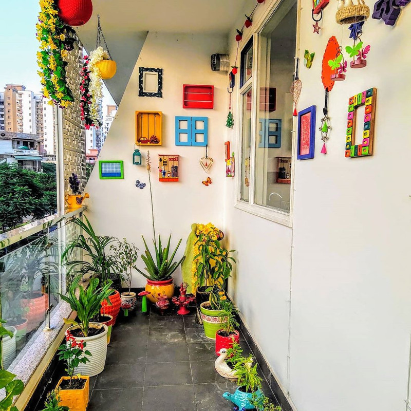 small balcony decor