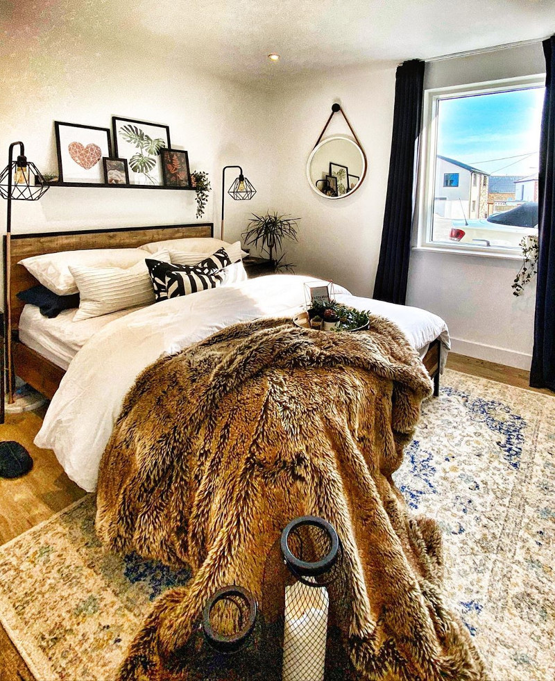 small bedroom color ideas for women over 50