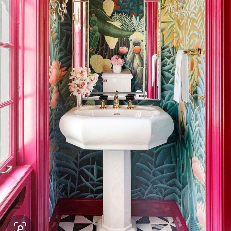 small powder room decor
