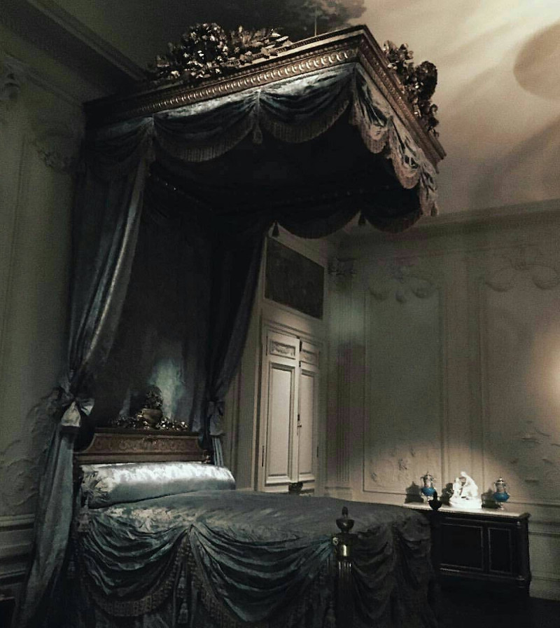 vampire bedroom ideas