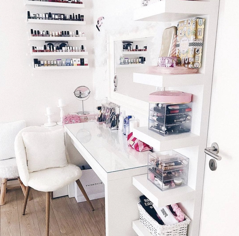 27+ Vanity Room Ideas That Deliver Beauty in 2024 Houszed