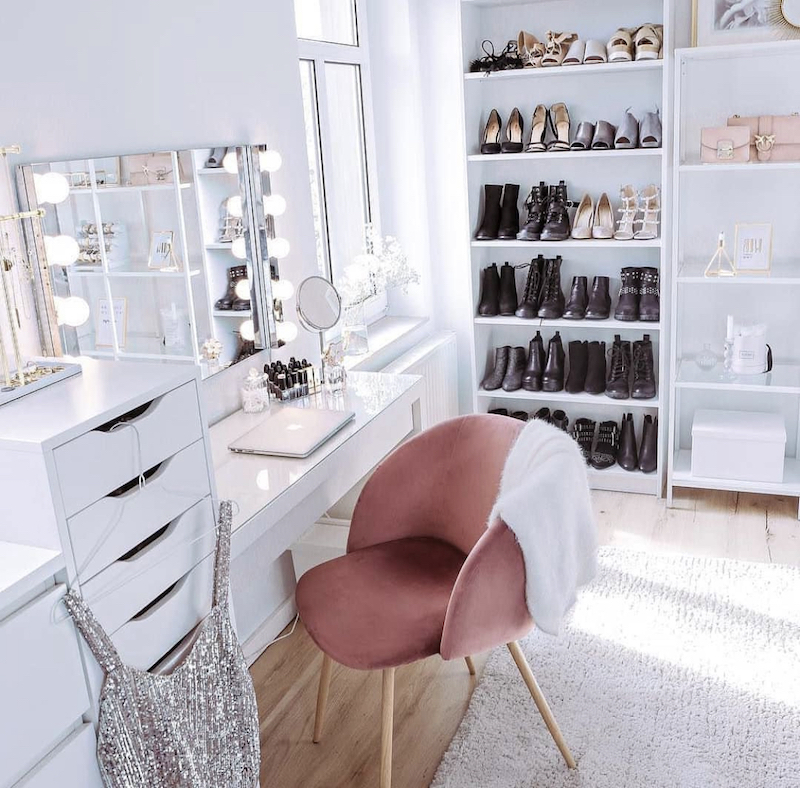 27+ Vanity Room Ideas That Deliver Beauty in 2024 Houszed