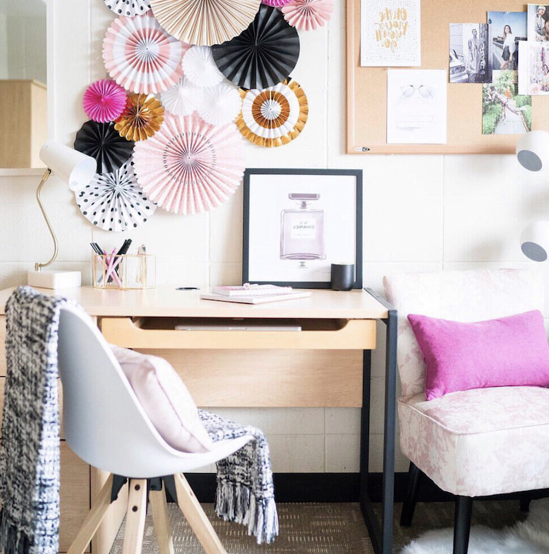 27+ Pink Dorm Room Ideas That Totally Vibe in 2024 Houszed