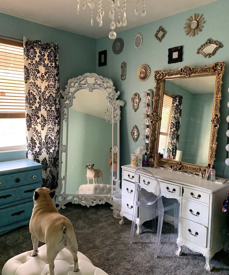 27+ Vanity Room Ideas That Deliver Beauty in 2024 Houszed
