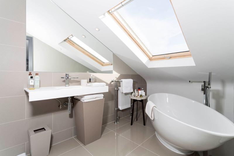 31+ Attic Bathroom Ideas That Add Value in 2024 Houszed