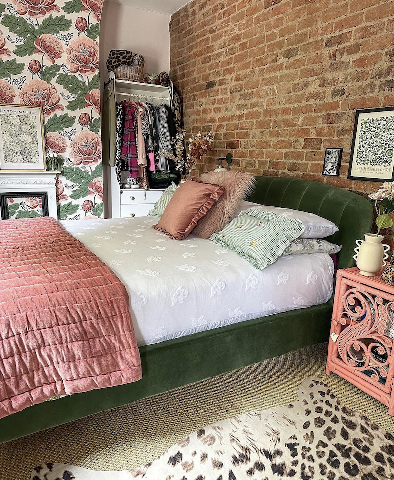 27+ Bedroom Ideas for Women That Impress in 2024 Houszed