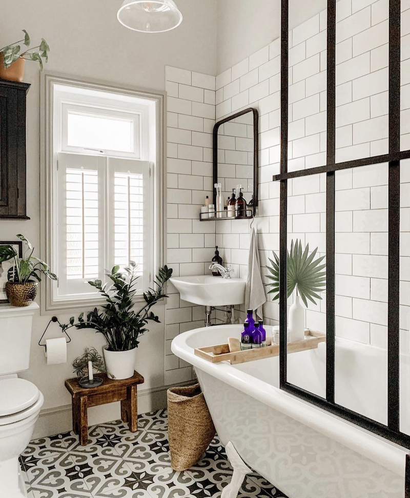 ideas for tiles in small bathrooms