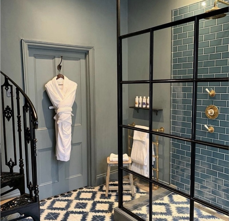 small bathroom ideas blue