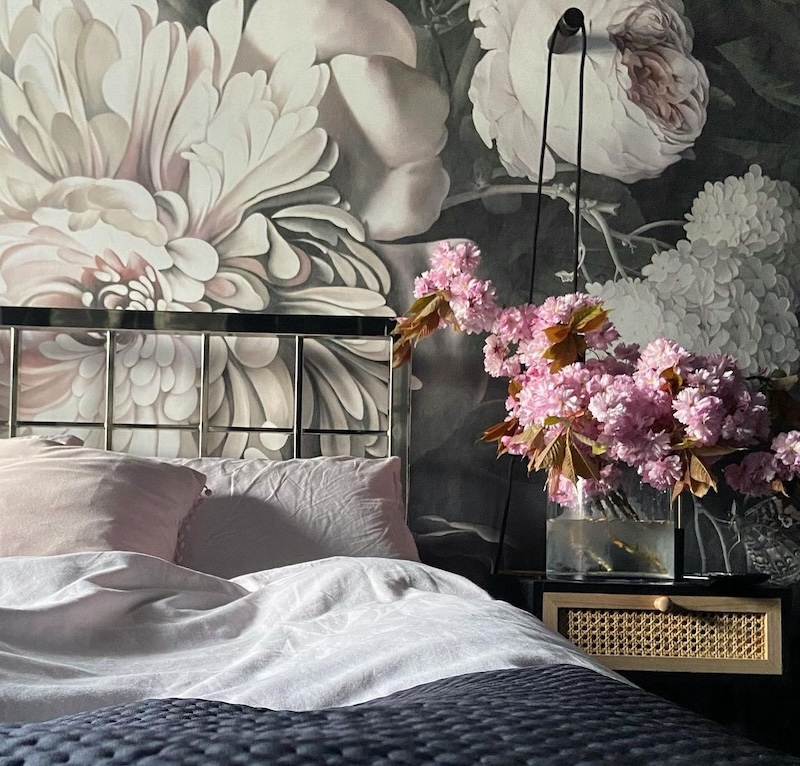 bedroom with wallpaper design