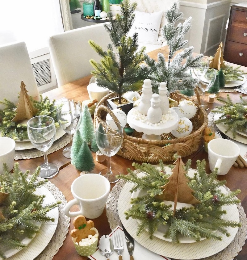 decorating table for christmas dinner
