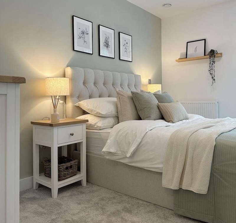 ideas for small couple bedrooms