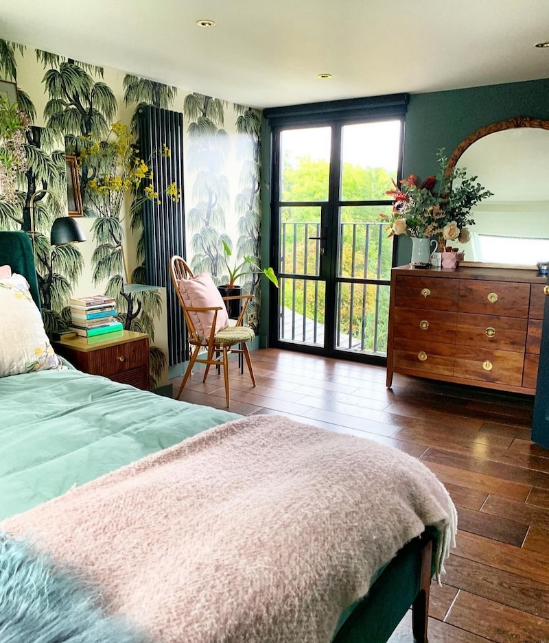 wallpaper in bedroom