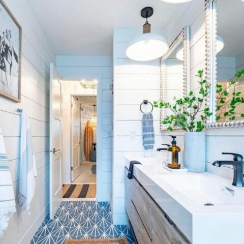 coastal cottage bathroom