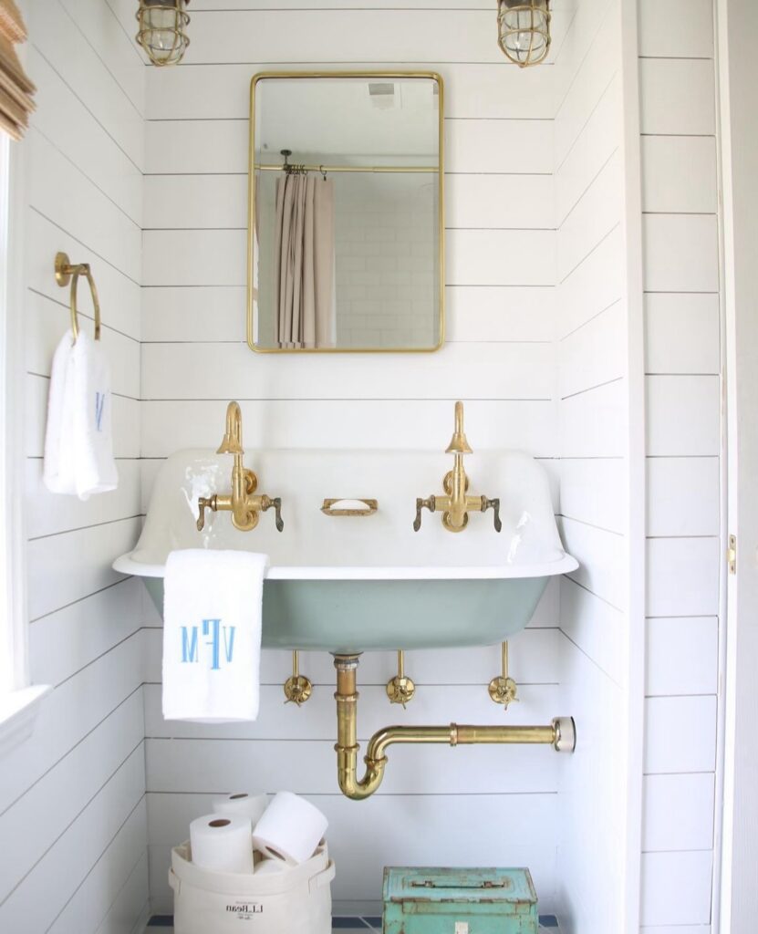 coastal cottage bathroom decor
