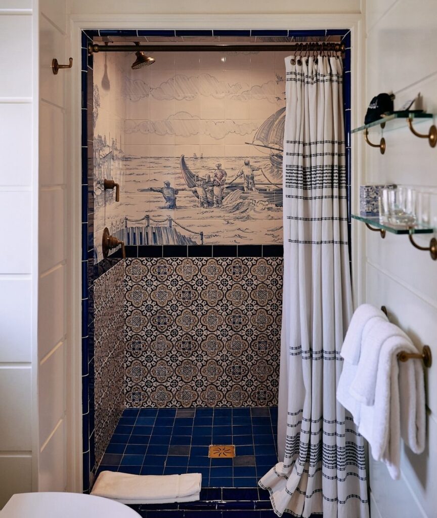 coastal cottage bathroom idea
