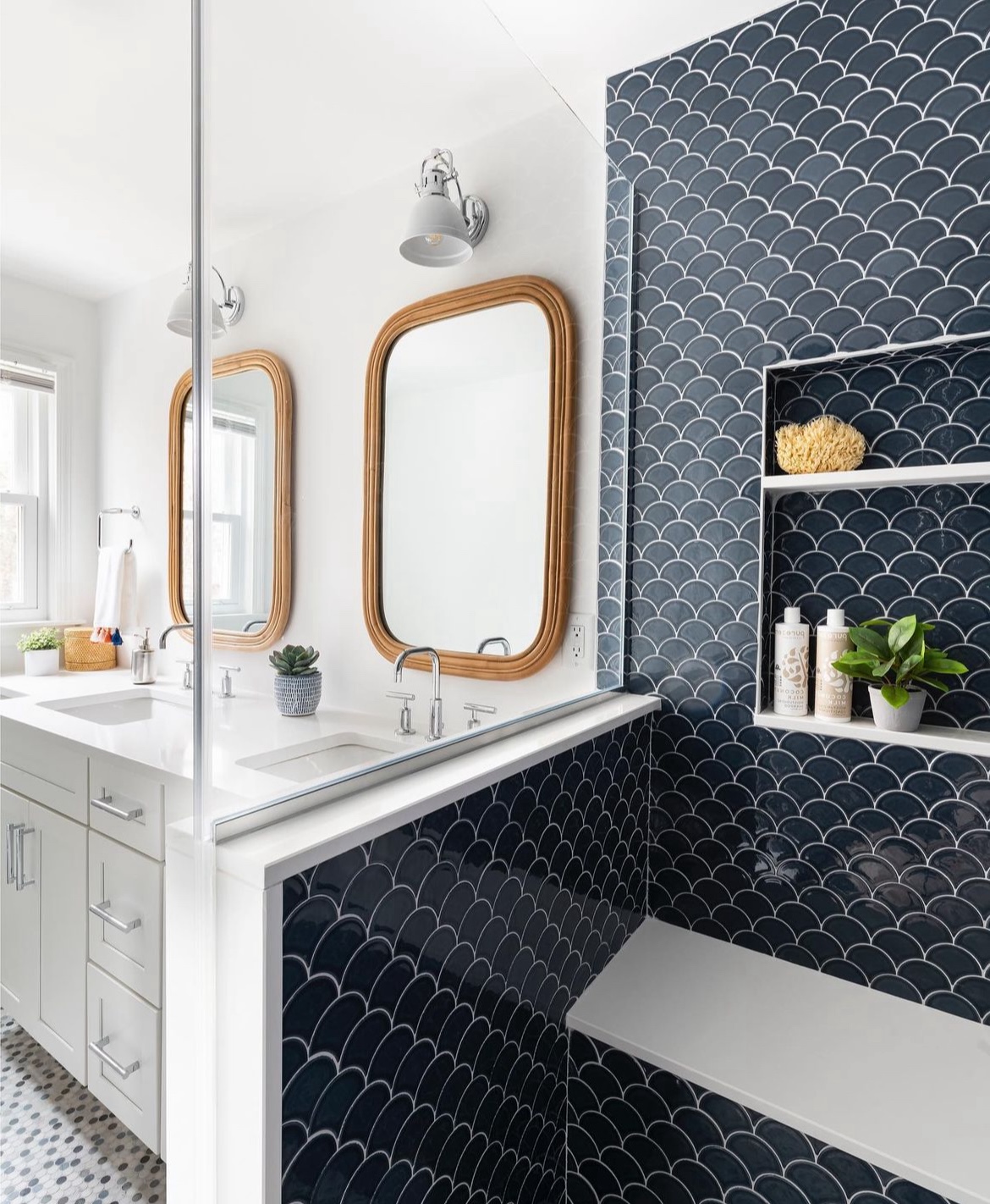 Shoreline Chic 33+ Coastal Cottage Bathroom Ideas That Capture Seaside