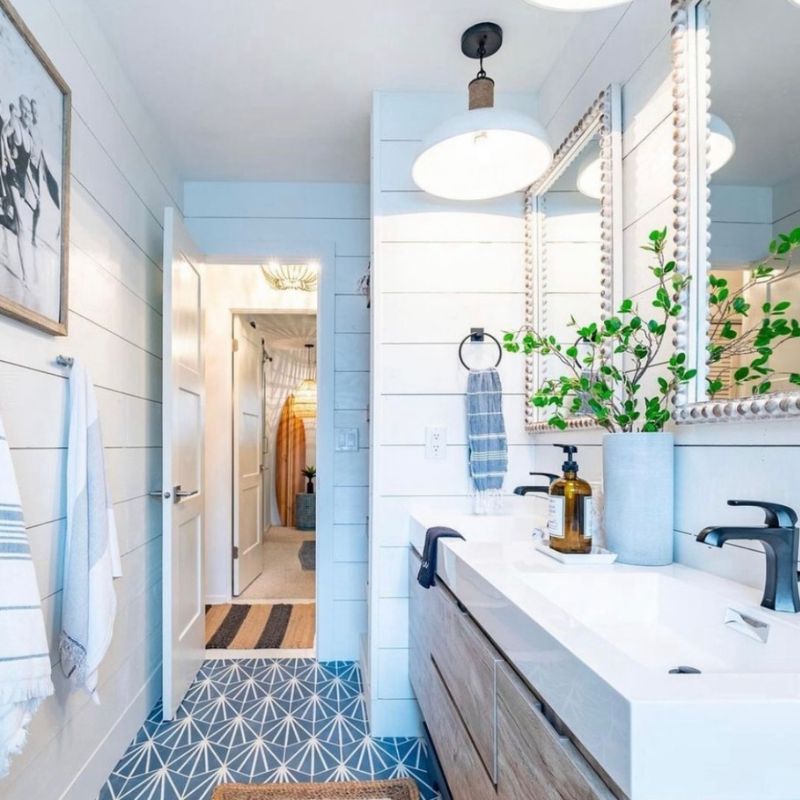 Shoreline Chic 33+ Coastal Cottage Bathroom Ideas That Capture Seaside