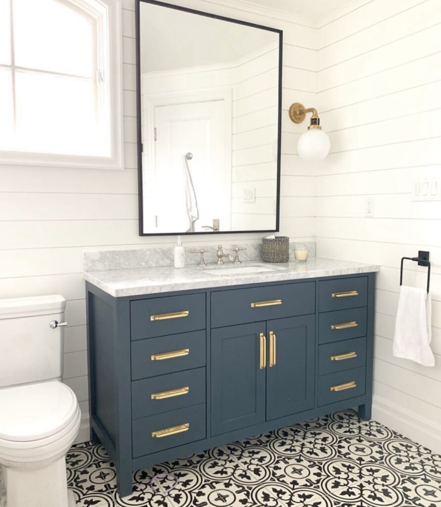coastal cottage style bathrooms